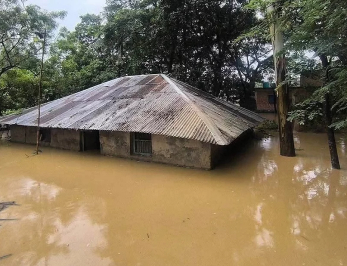 অতিবৃষ্টি ও পাহাড়ি ঢলে ৭ জেলায় বন্যা, প্রাণহানি বেড়ে ৪৪